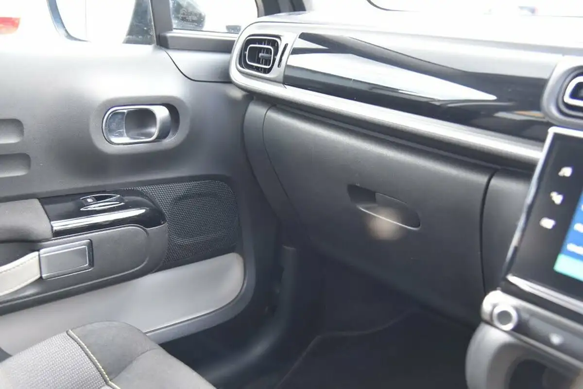 2021-citroen-c3-12-puretech-flair-83ps-big-39