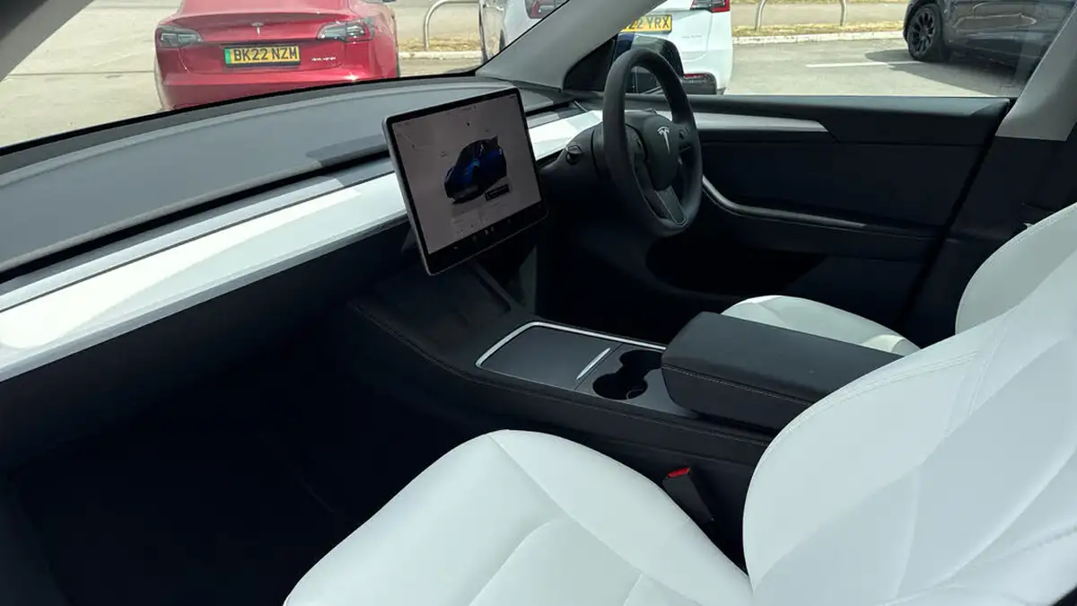 2023-tesla-model-y-e-performance-big-11