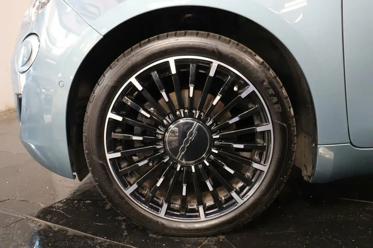 2022-fiat-500-e-la-prima-big-36
