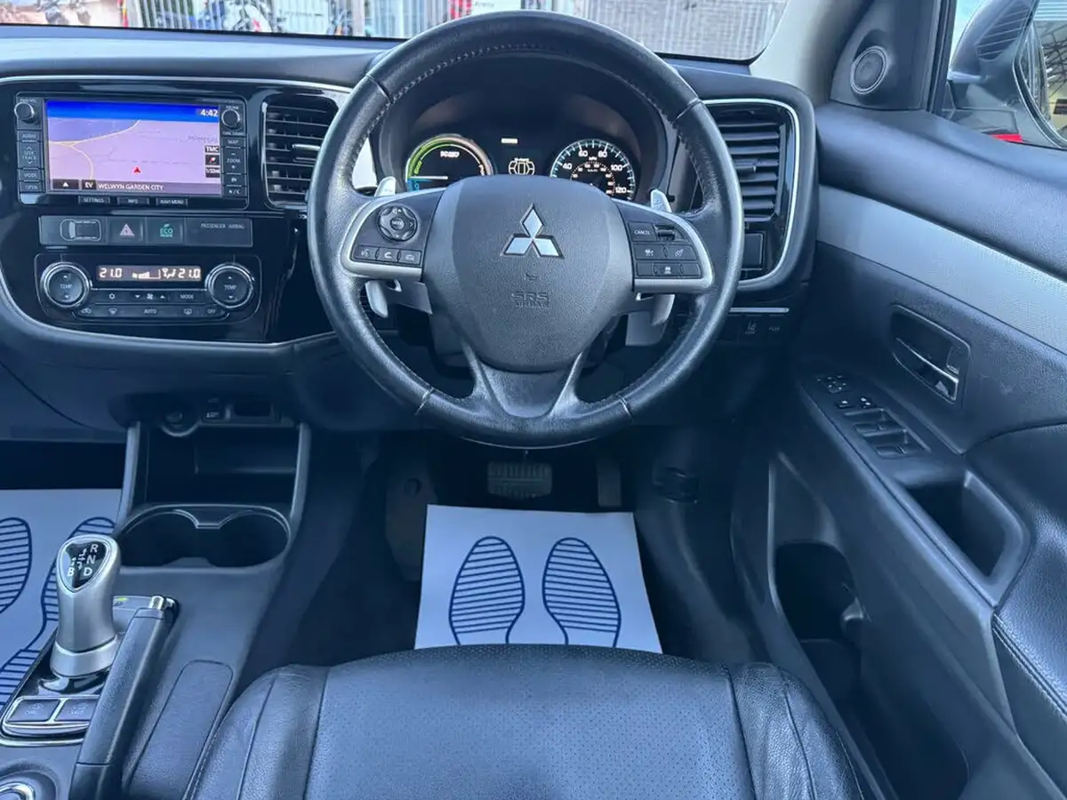 2014-mitsubishi-outlander-20-gx4hs-big-15