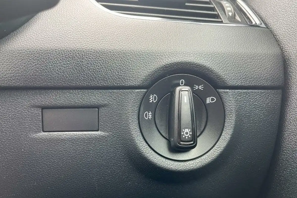 2018-skoda-octavia-10-tsi-se-estate-big-37