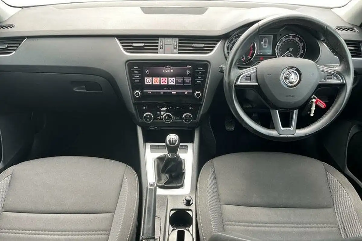 2018-skoda-octavia-10-tsi-se-estate-big-9