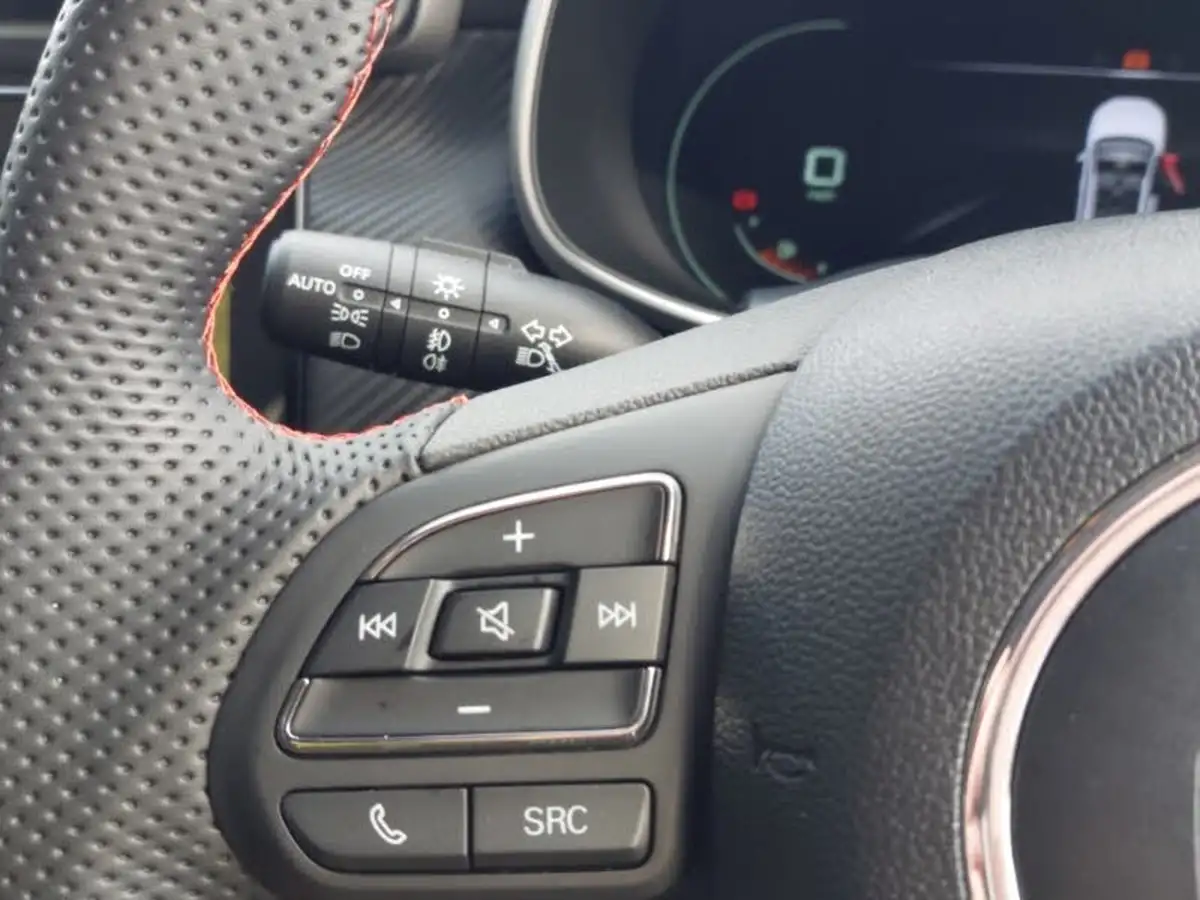 2024-mg-zs-suv-15-vti-tech-exclusive-big-13