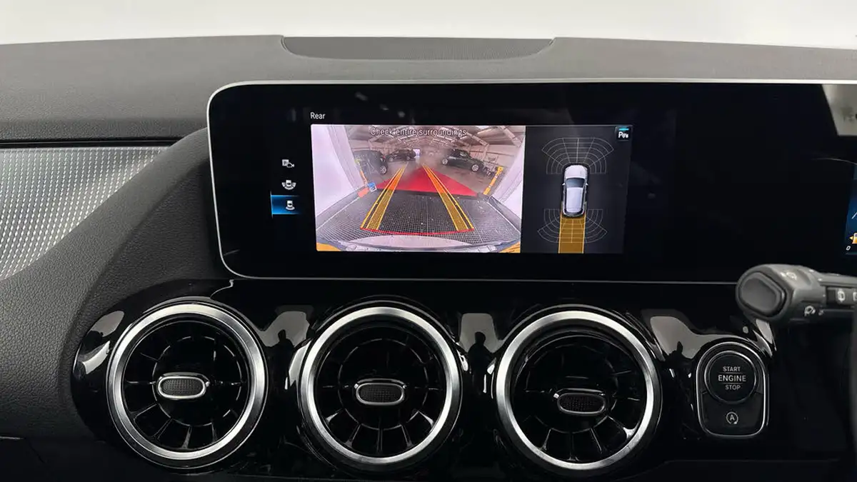 2021-mercedes-benz-gla-class-20d-gla-200d-sport-executive-big-17