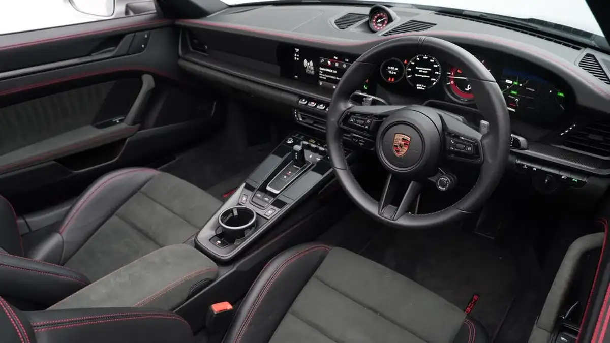 2022-porsche-911-30-targa-4-gts-pdk-big-2