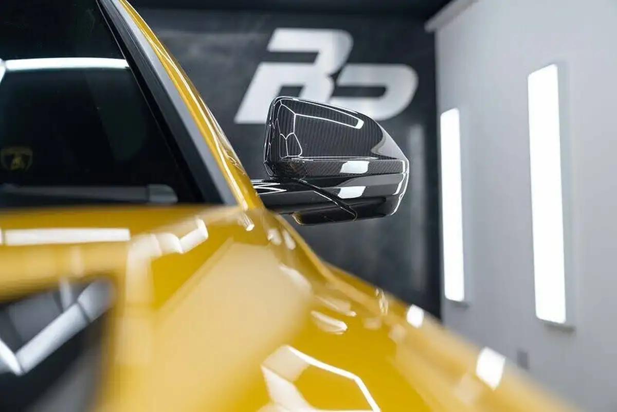 2023-lamborghini-urus-40-no-trim-big-45