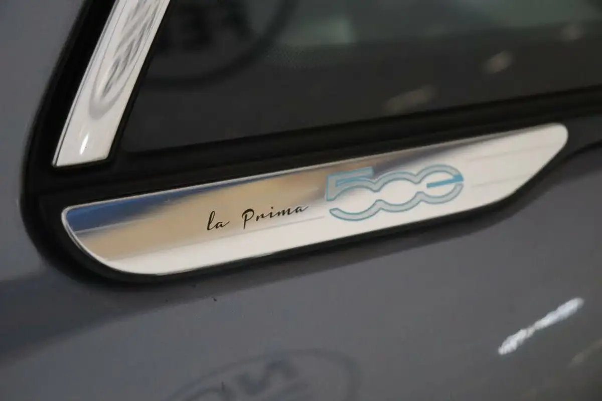 2021-fiat-500-e-la-prima-big-17