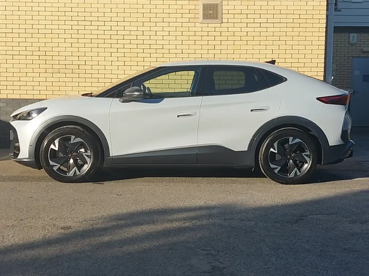 2023-volvo-xc40-20-b3-core-big-3