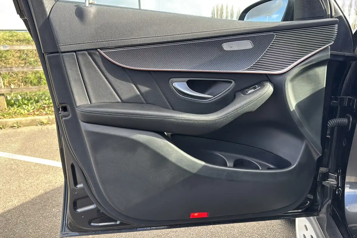 2022-mercedes-benz-eqc-e-eqc-400-amg-line-premium-big-36