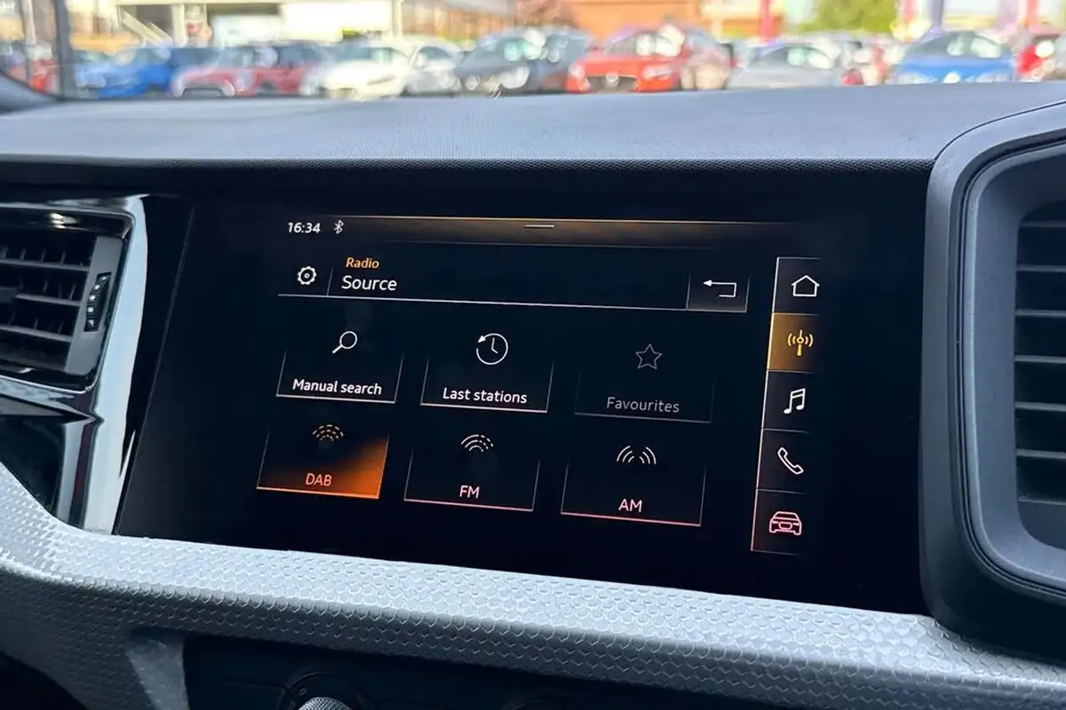2019-audi-a1-20-40-tfsi-s-line-competition-ss-big-42