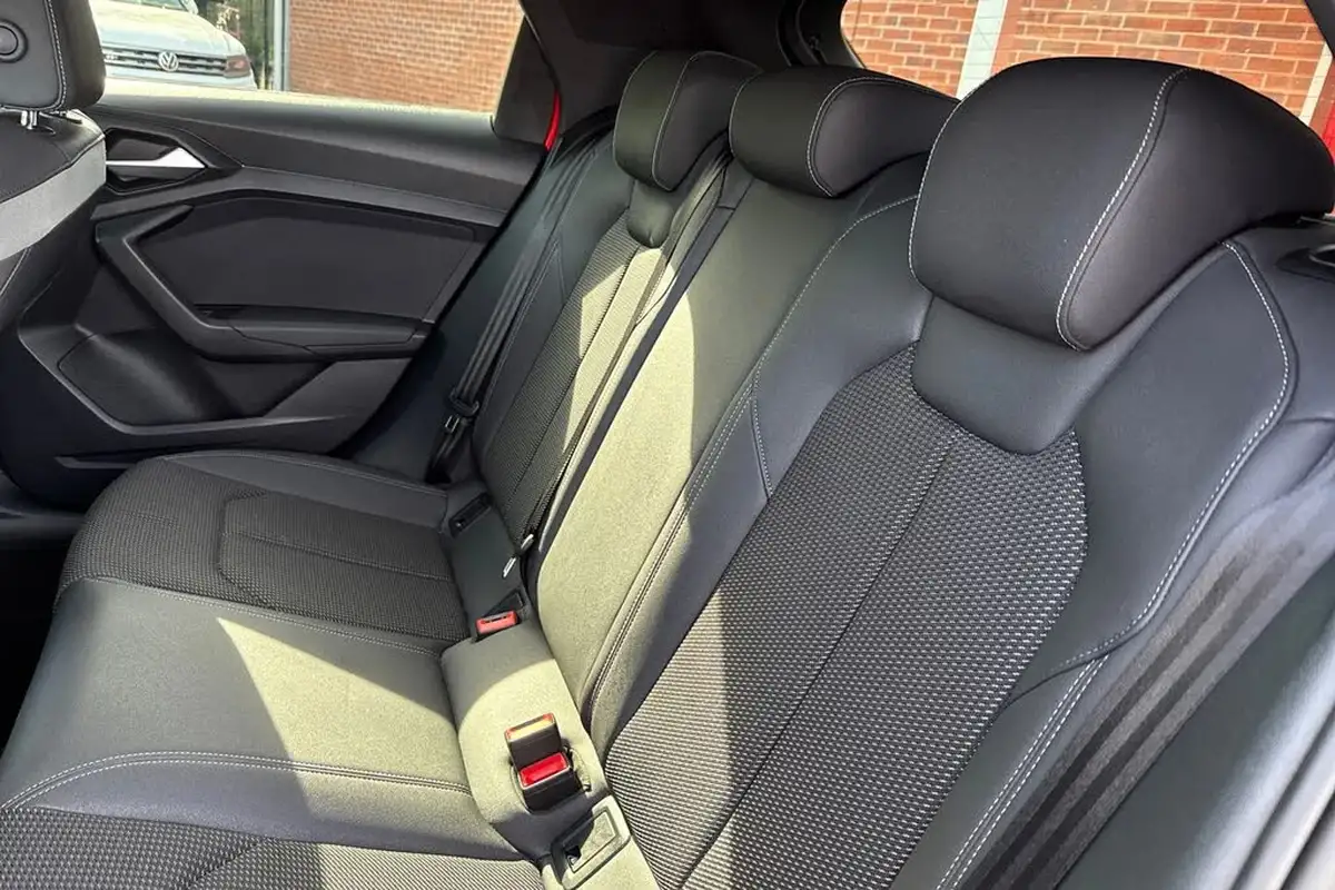 2019-audi-a1-20-40-tfsi-s-line-competition-ss-big-18