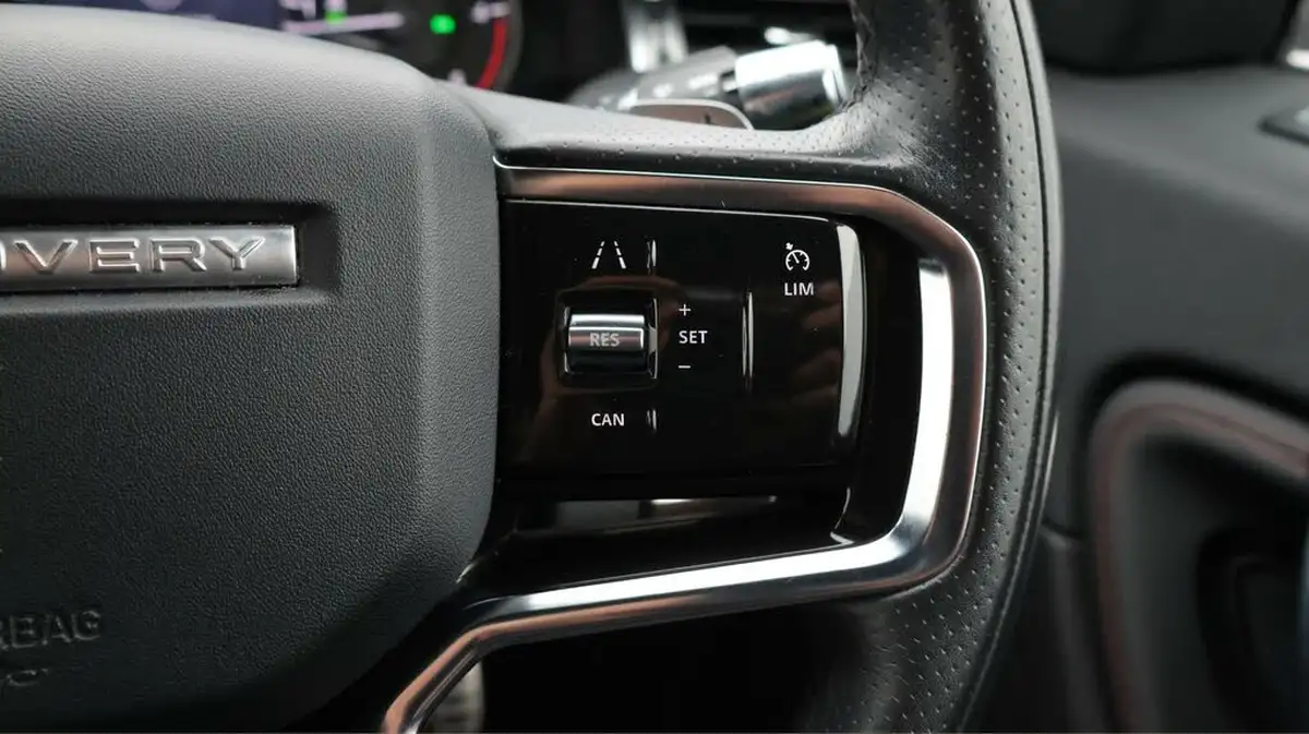 2021-land-rover-discovery-sport-20-d165-r-dynamic-s-plus-big-24