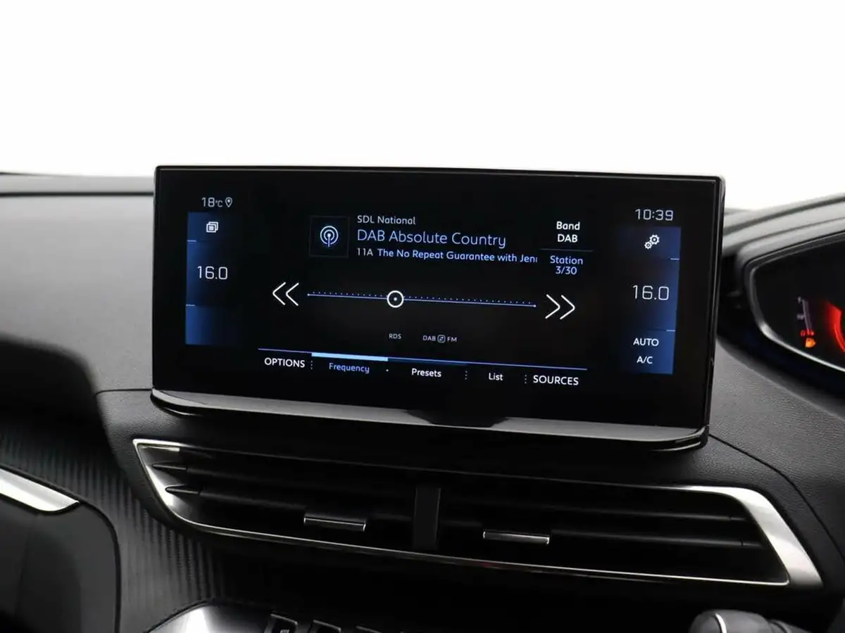 2022-peugeot-3008-suv-12-puretech-allure-big-33