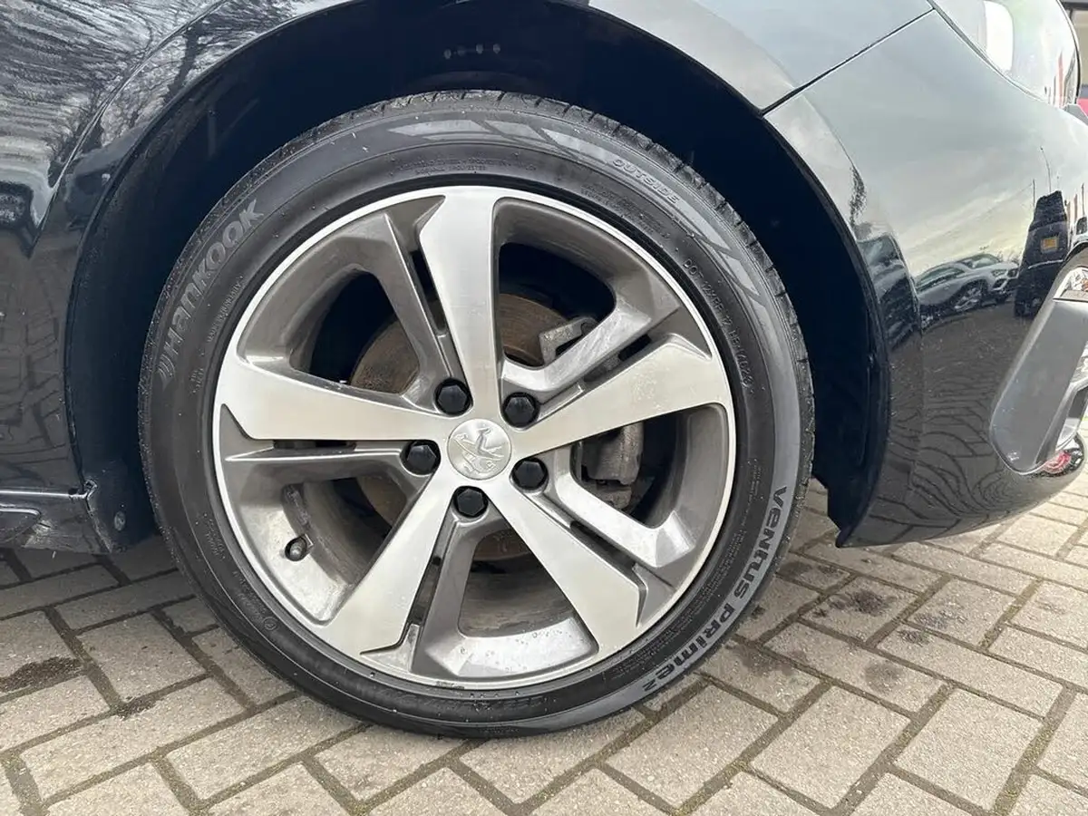 2021-peugeot-308-sw-12-puretech-gt-estate-big-17