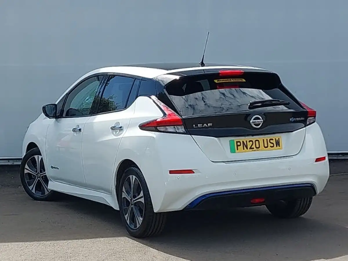 2020-nissan-leaf-e-tekna-big-1