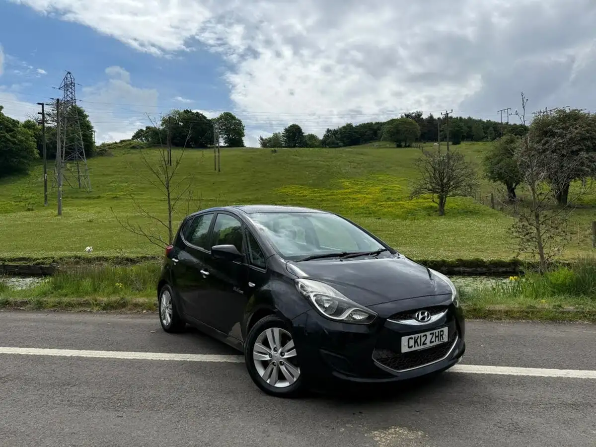 2012-hyundai-ix20-16td-active-big-0