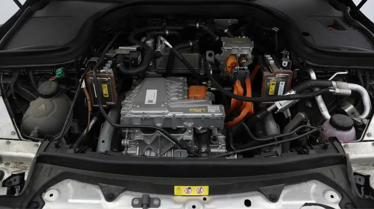 2022-mercedes-benz-eqc-e-eqc-400-amg-line-big-18