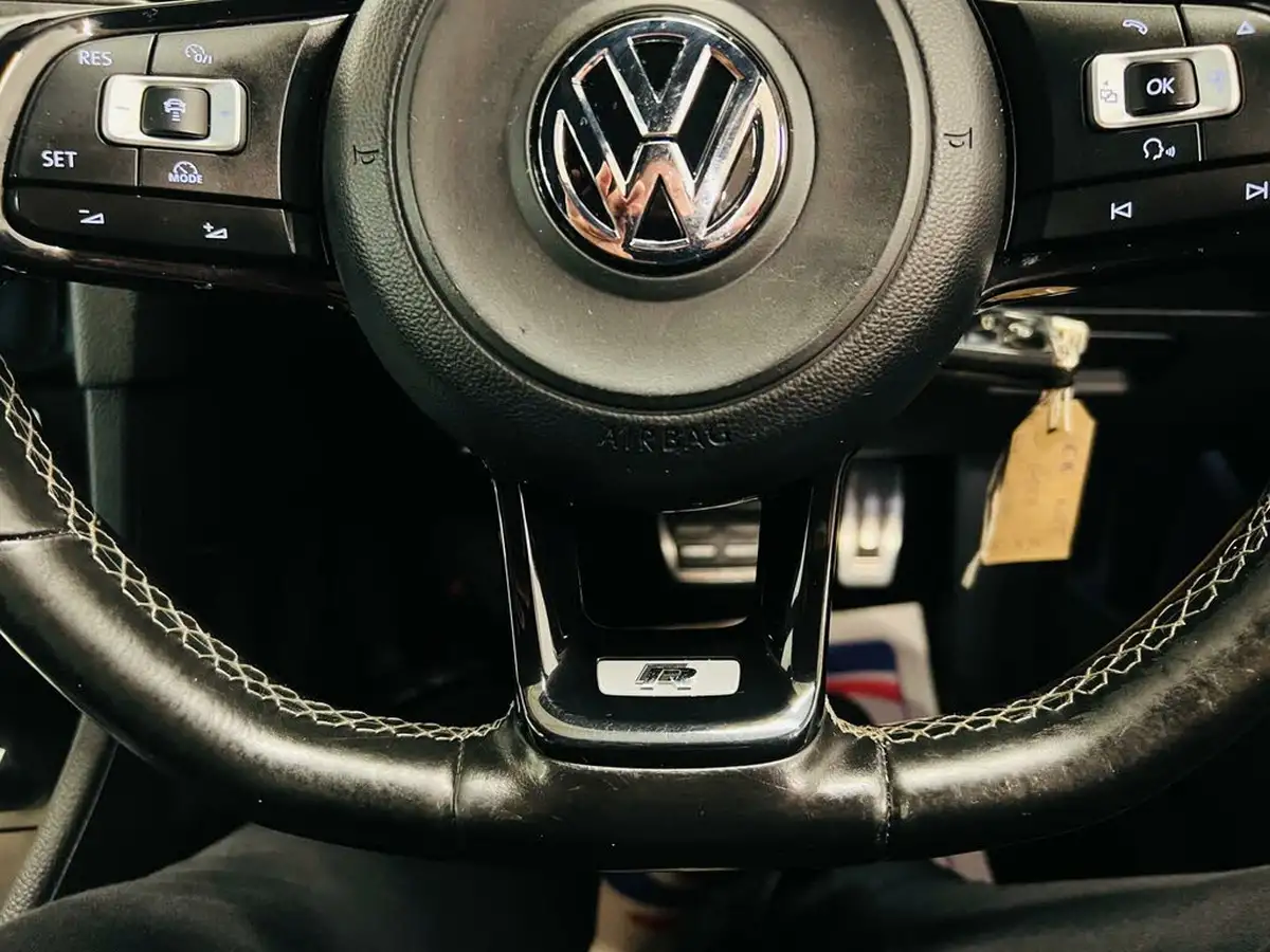 2016-volkswagen-golf-20-tsi-r-4motion-bmt-ss-hatchback-3d-dsg-big-30