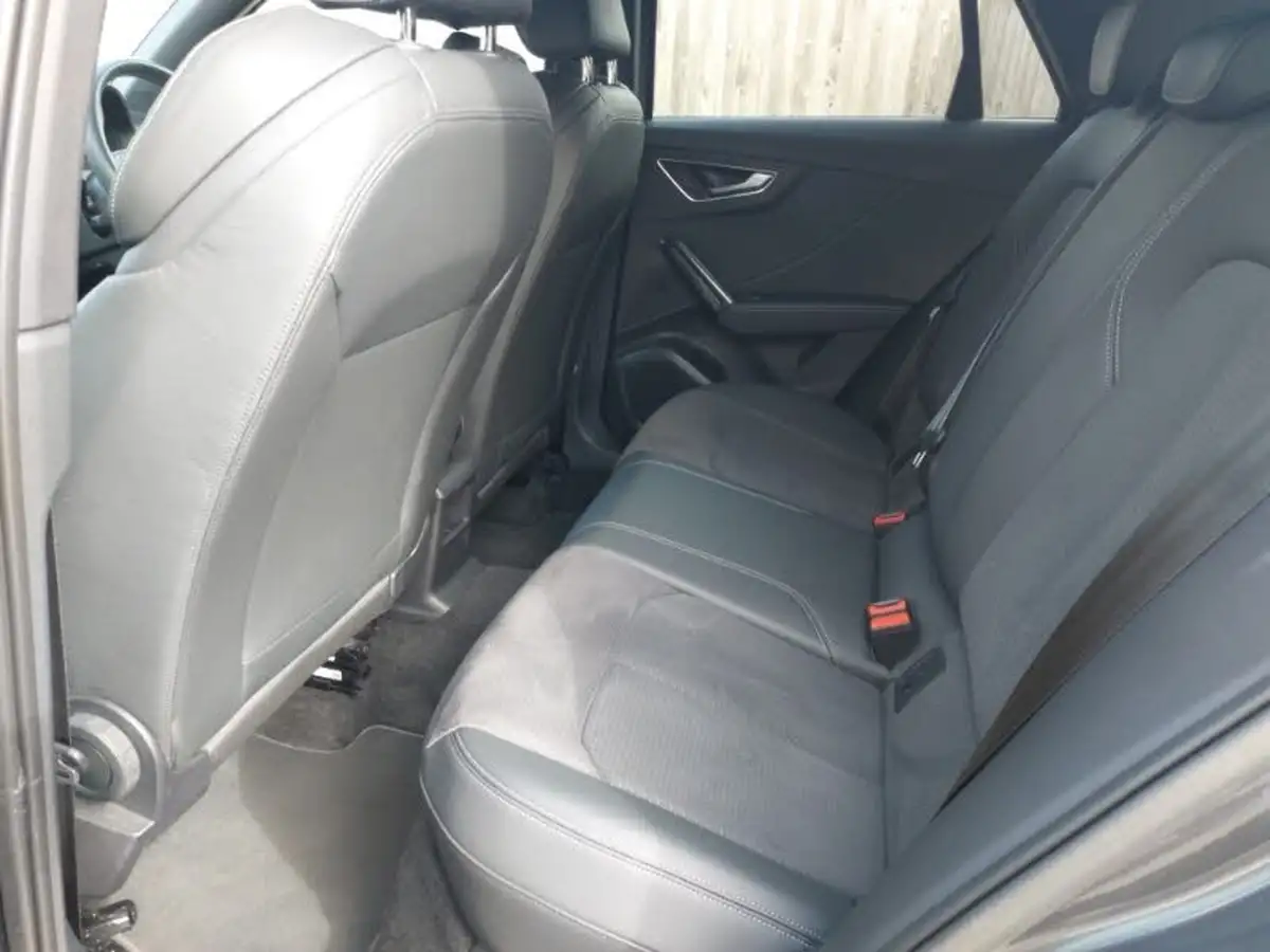 2022-audi-sq2-20-tfsi-black-edition-big-5