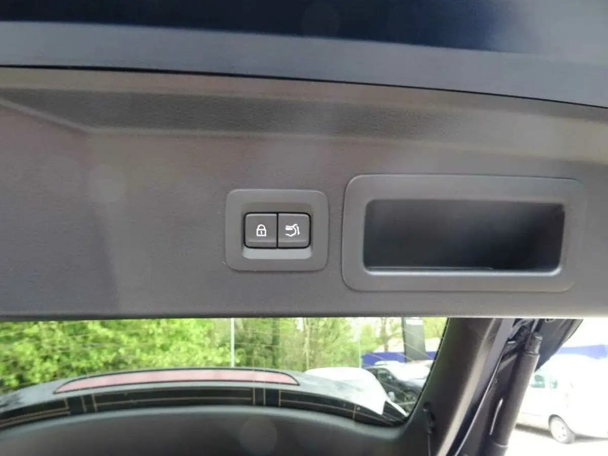 2025-mazda-cx-30-20-e-skyactiv-x-exclusive-line-big-36
