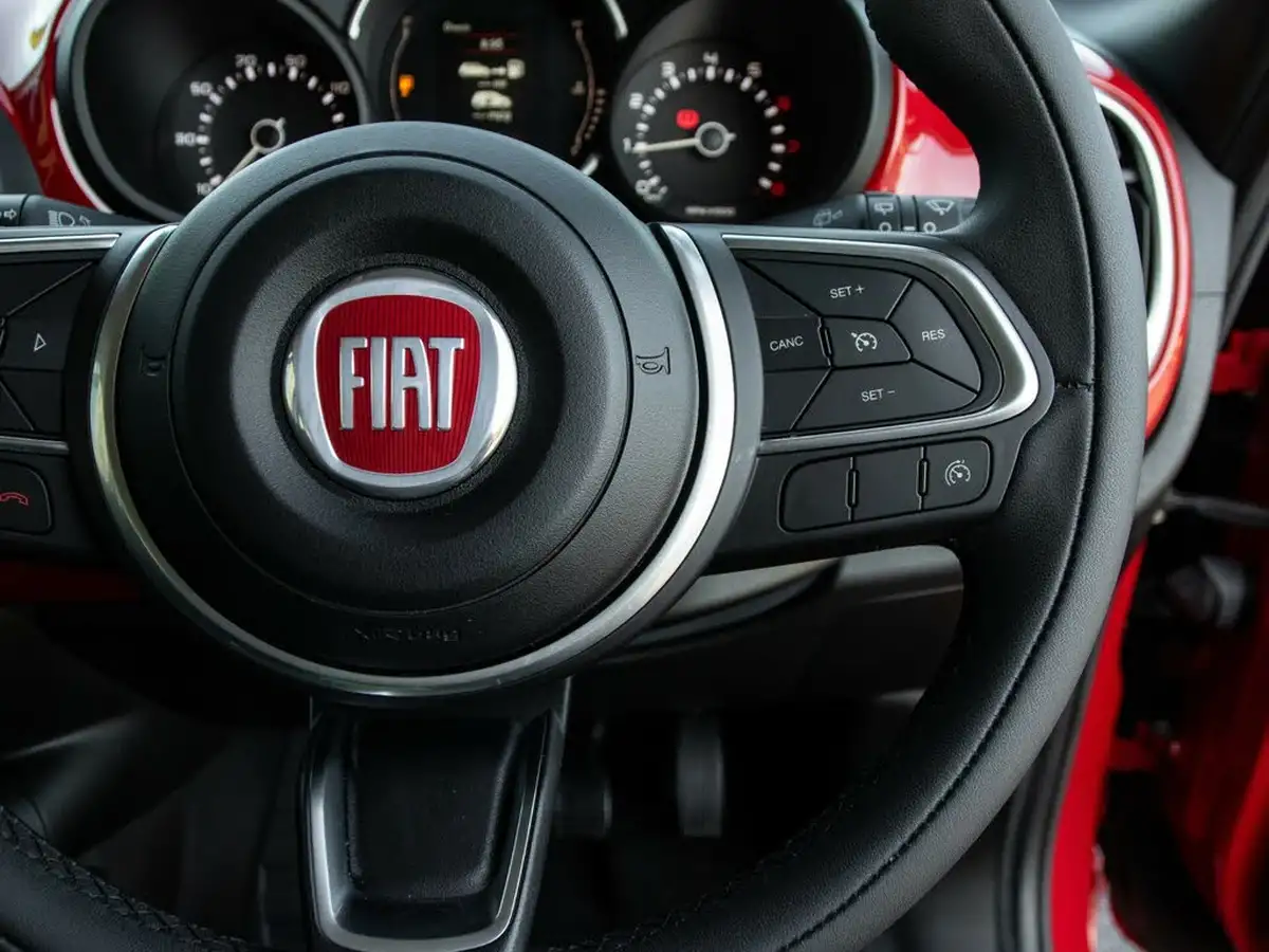 2018-fiat-500l-14-cross-big-19