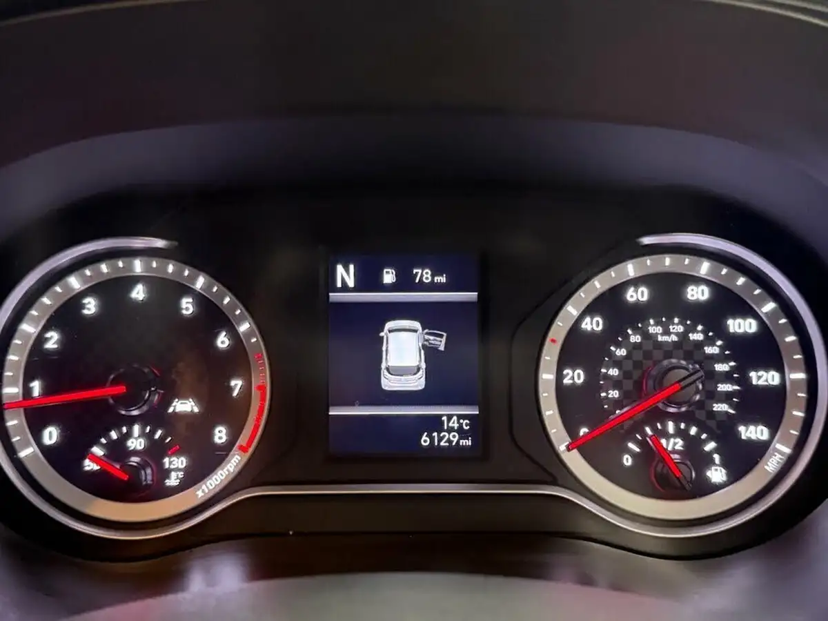 2020-hyundai-i10-12-se-connect-auto-big-22