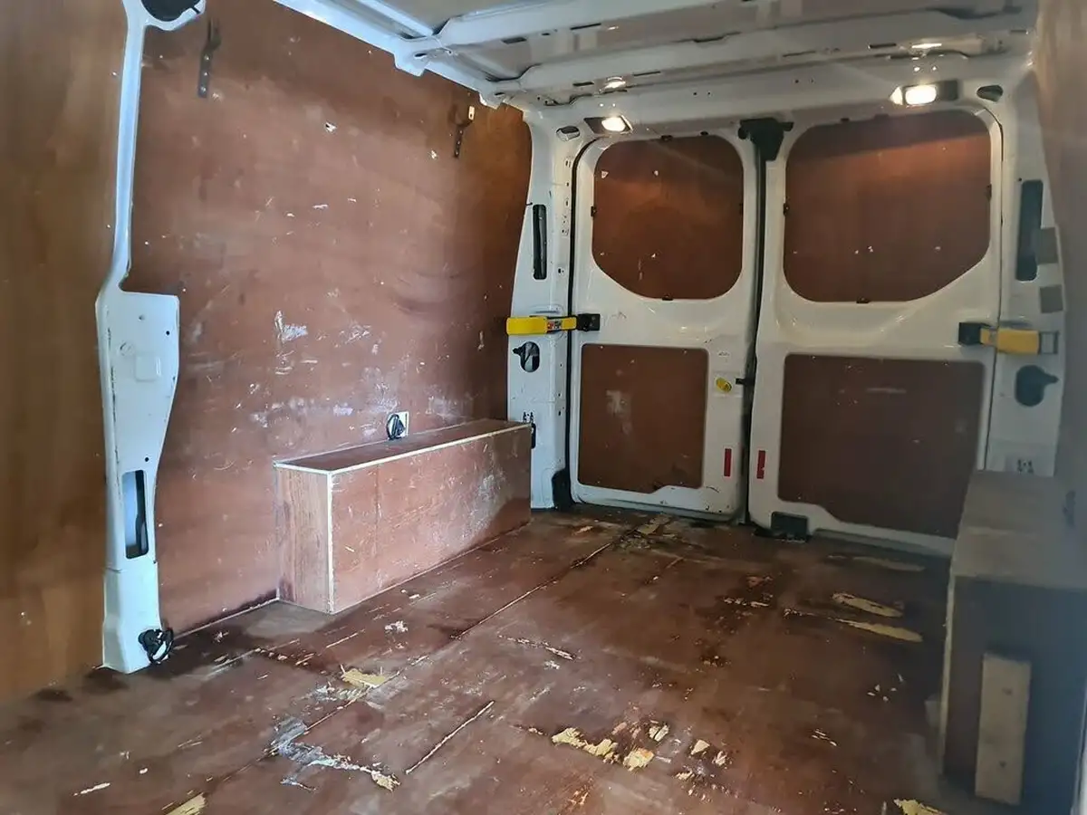 2020-ford-transit-custom-20tdci-320-l2h1-leader-130pseu6dt-panel-van-big-6