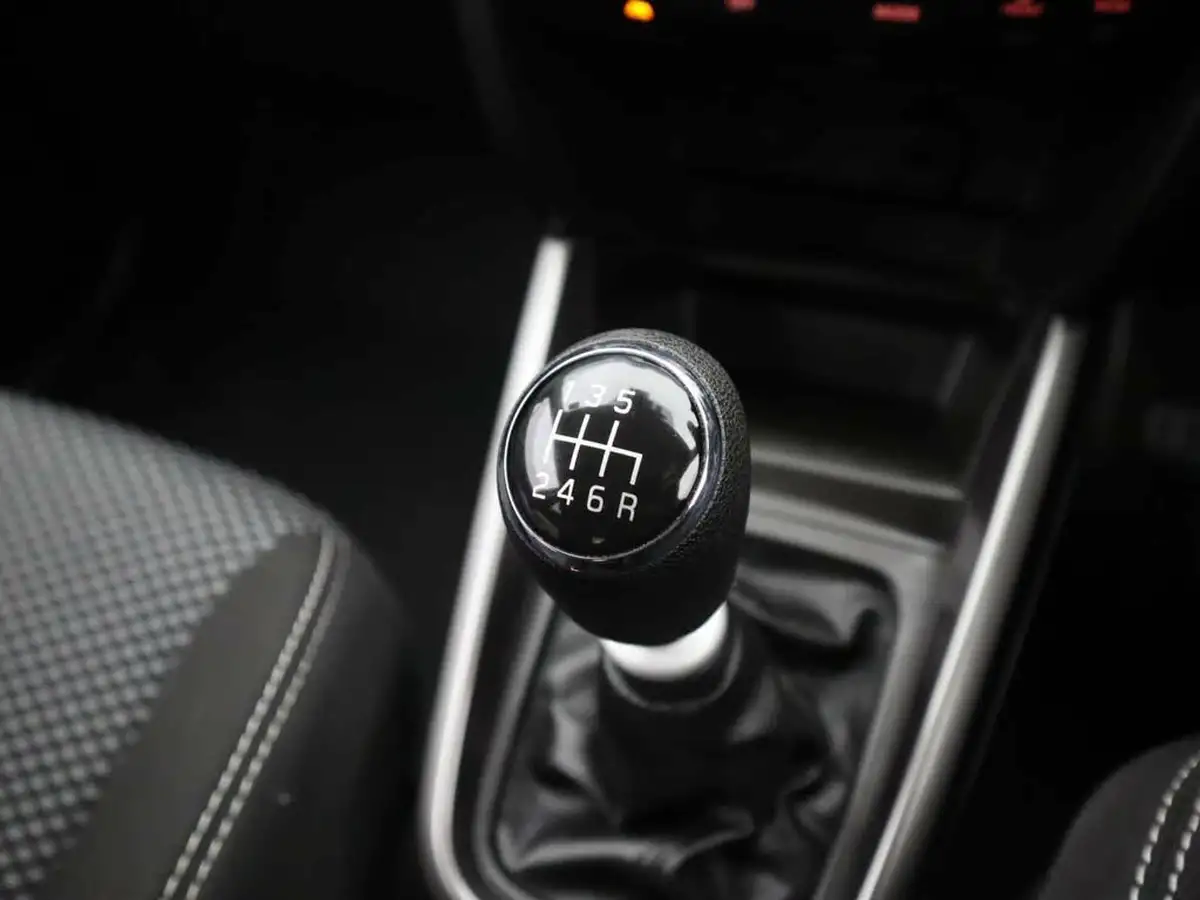 2025-suzuki-vitara-14-boosterjet-sz-t-big-11
