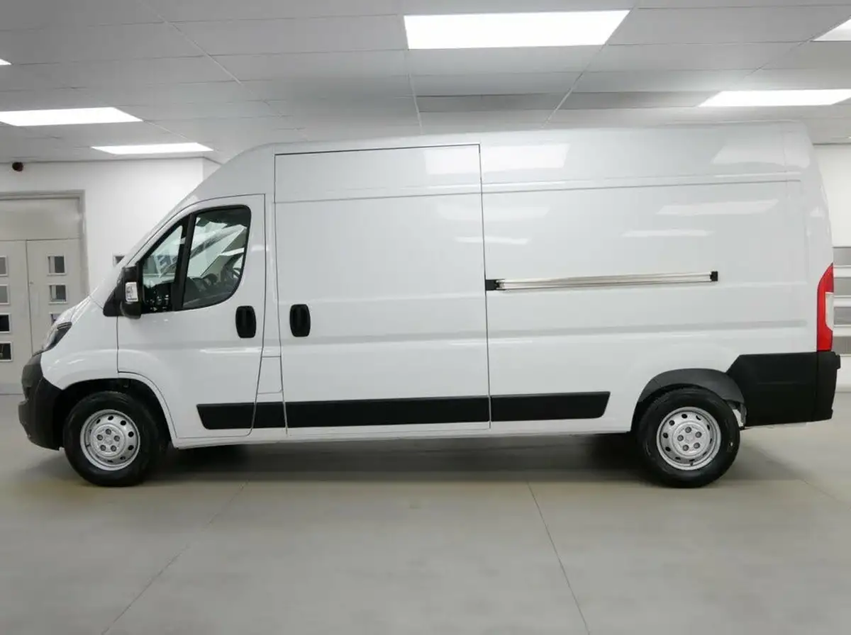 2023-peugeot-boxer-22-bluehdi-professional-premium-435-l3h2-big-12