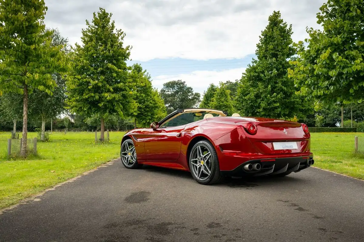 2015-ferrari-california-39-t-big-10