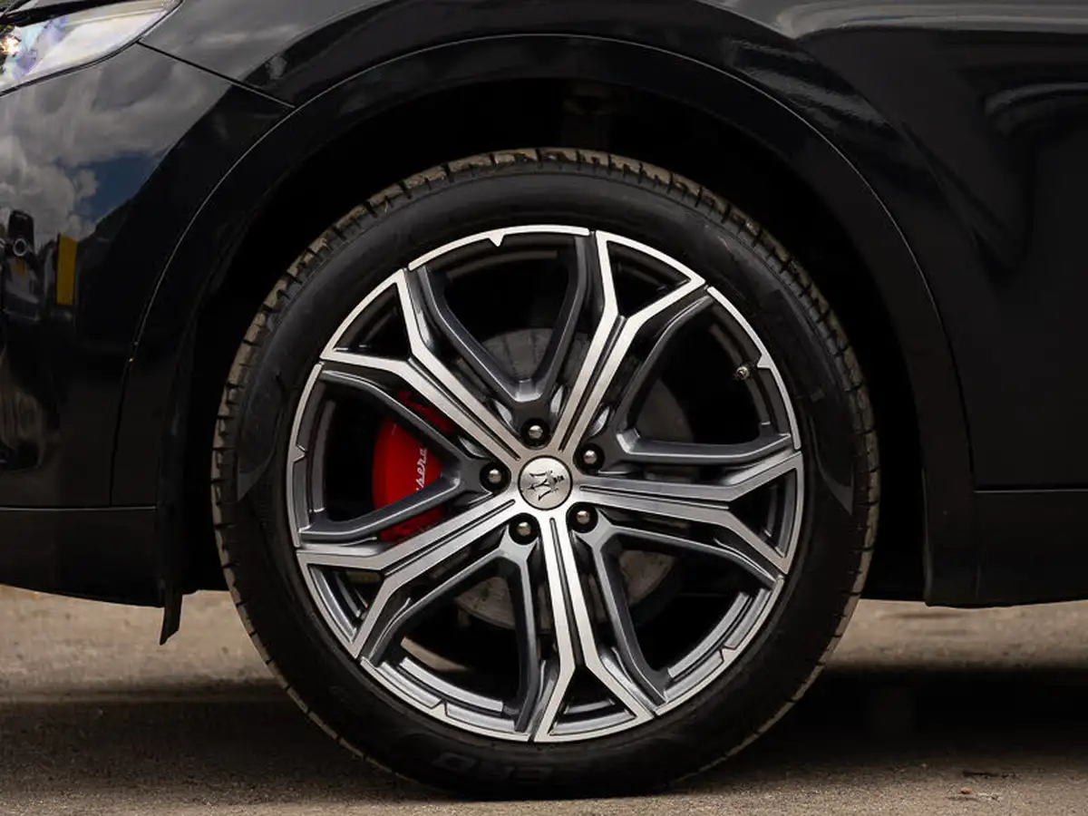2022-maserati-levante-20-gt-big-16