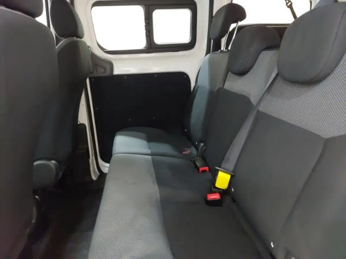 2017-nissan-env200-e-acenta-rapid-plus-combi-7-seater-big-5