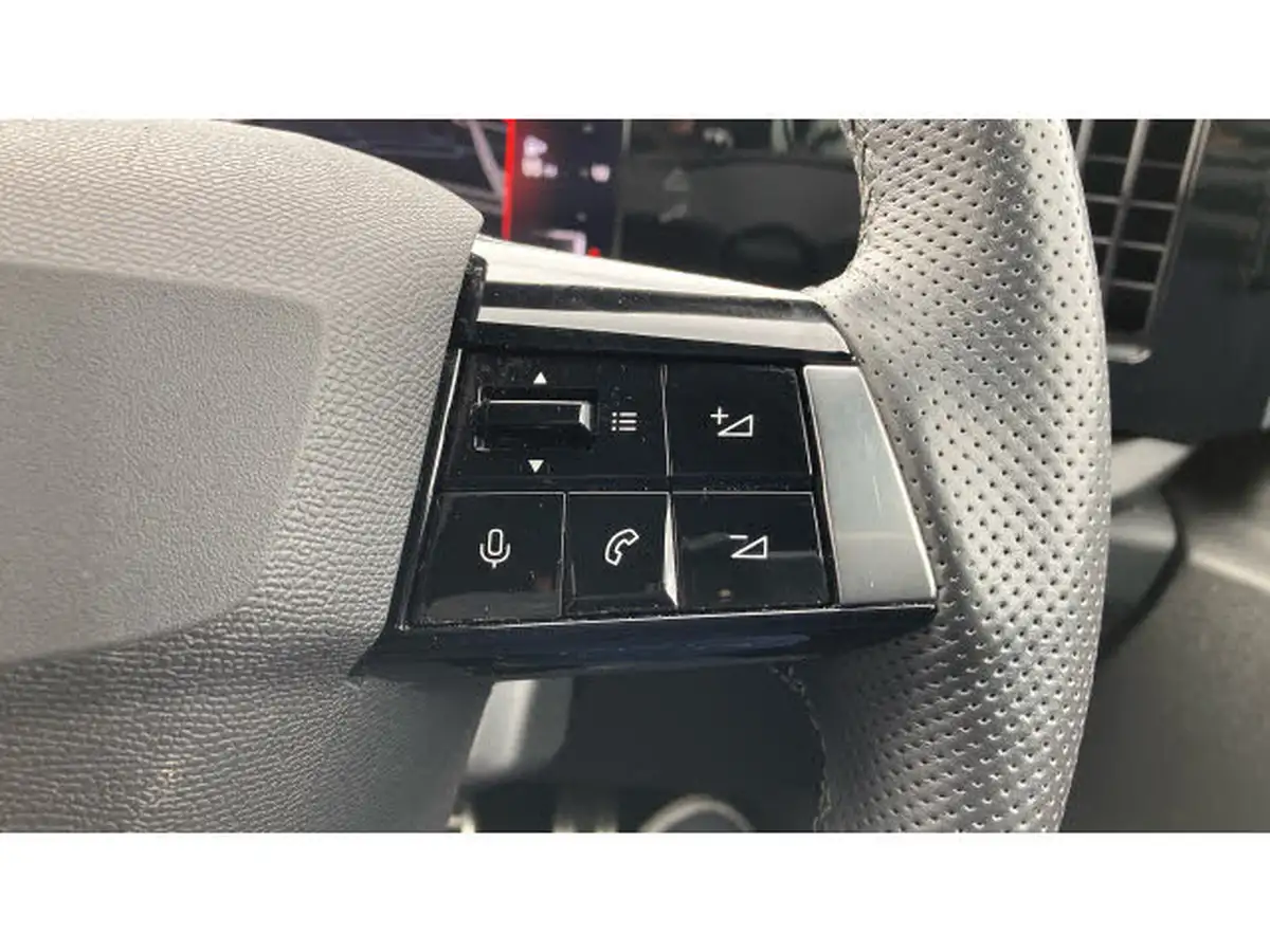 2022-vauxhall-astra-12-turbo-gs-line-hatchback-big-21