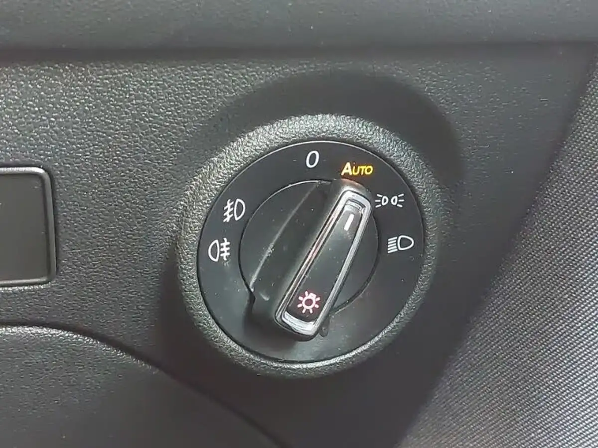 2018-seat-leon-12-tsi-se-dynamic-technology-hatchback-big-16