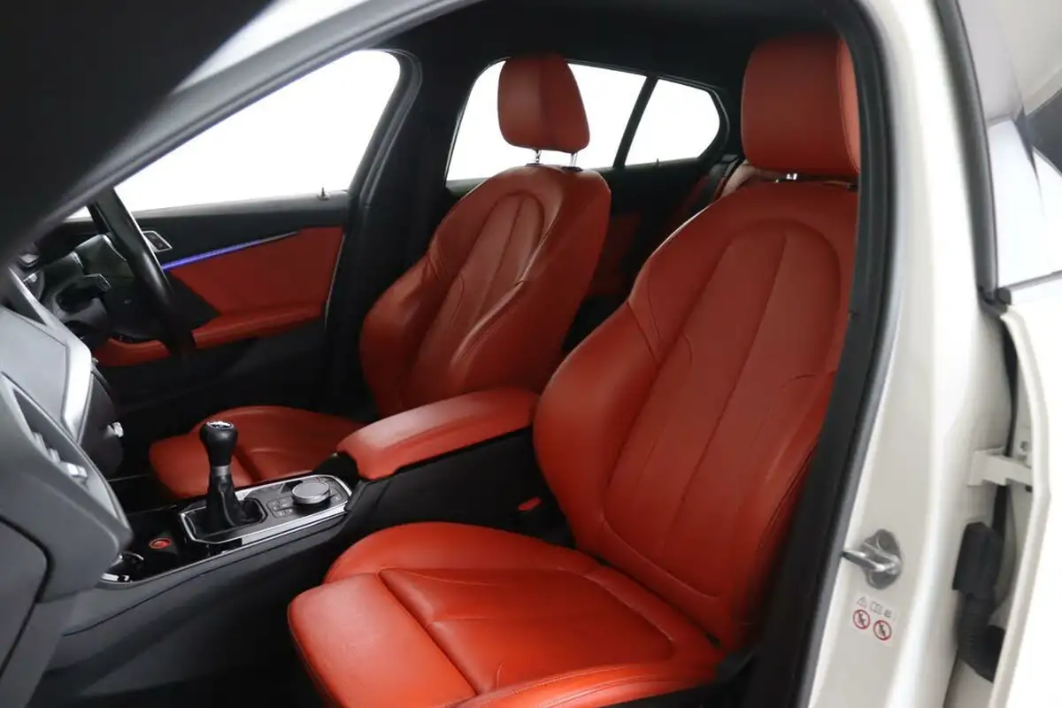 2020-bmw-1-series-20td-118d-m-sport-big-11