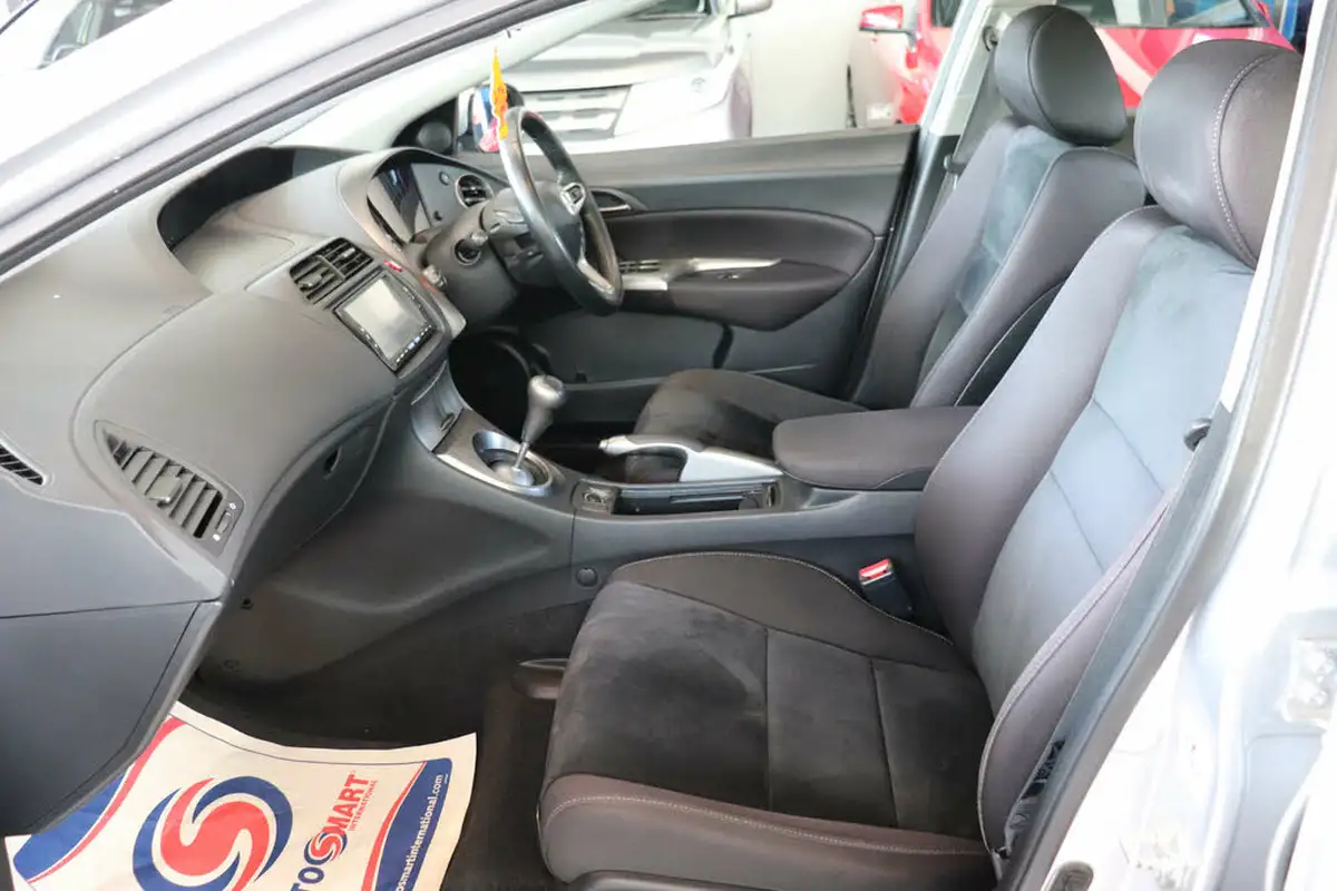2011-honda-civic-18-es-t-big-44