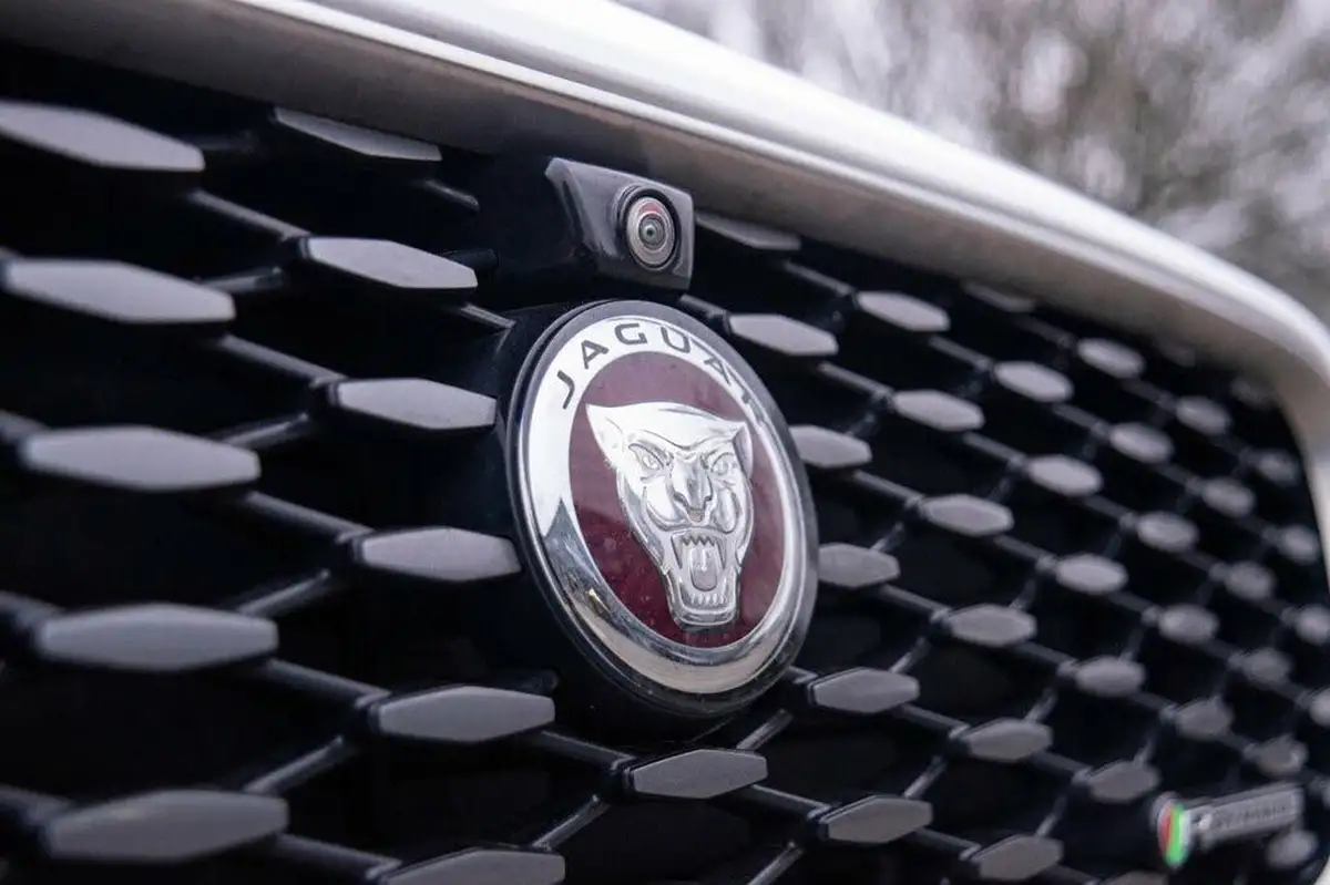 2021-jaguar-e-pace-20-d165-r-dynamic-se-big-32