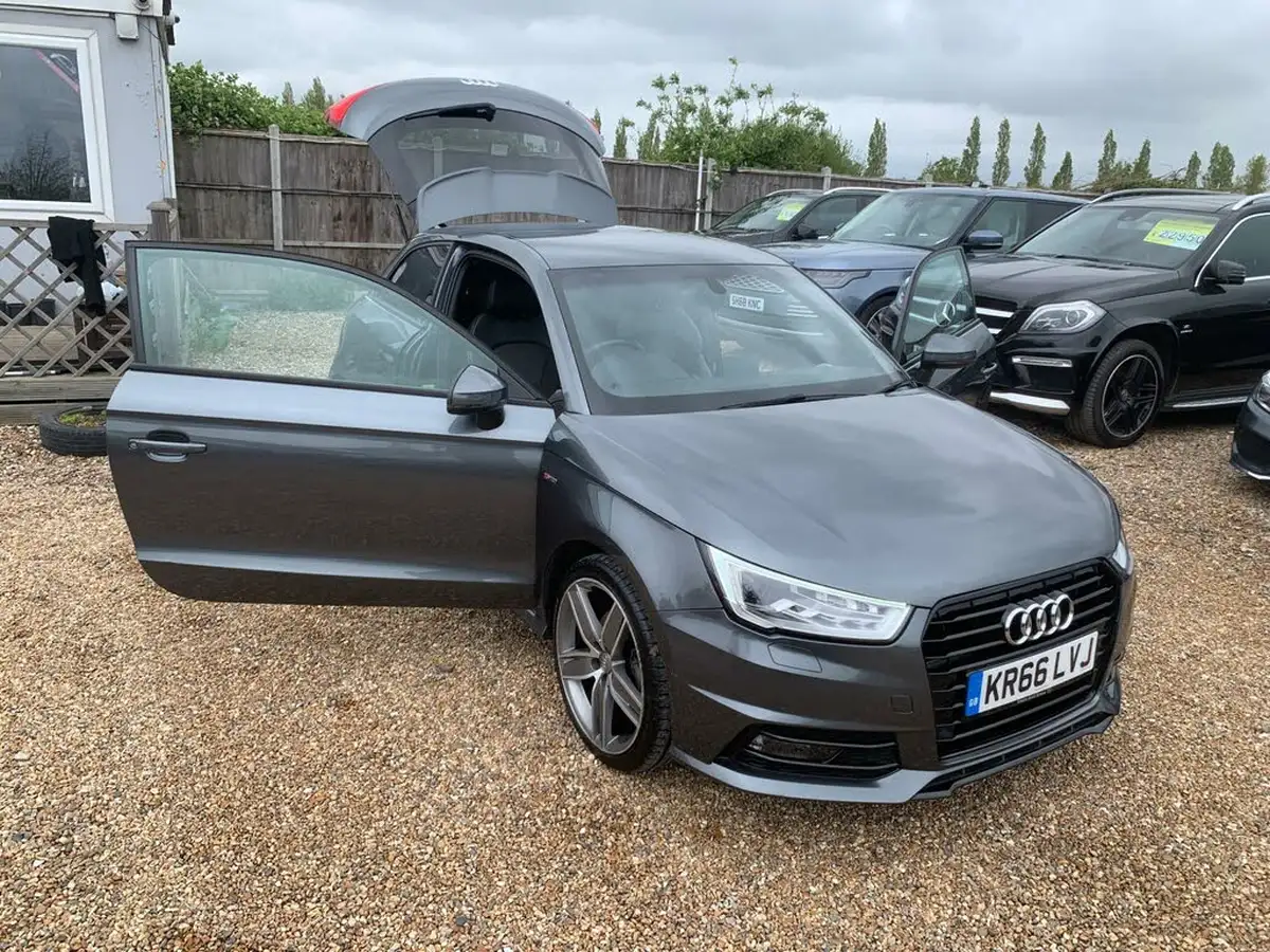 2016-audi-a1-14-tfsi-black-edition-hatchback-3d-s-tronic-big-45