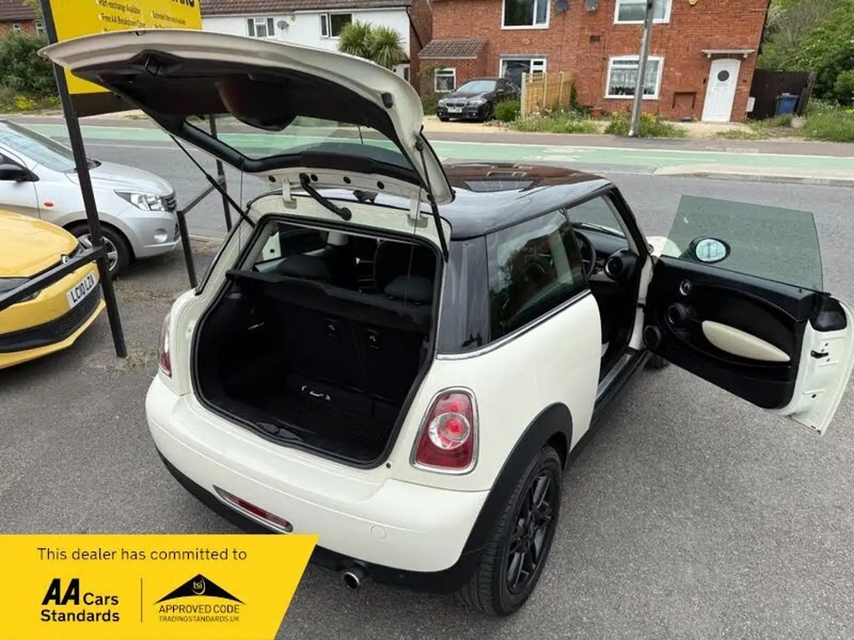 2013-mini-cooper-16-cooper-122bhp-sport-chili-hatchback-3d-big-15