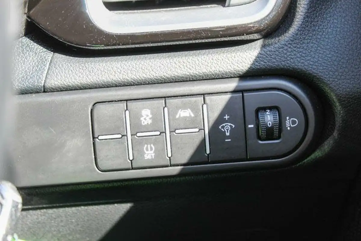 2022-kia-ceed-15-t-gdi-3-hatchback-big-33