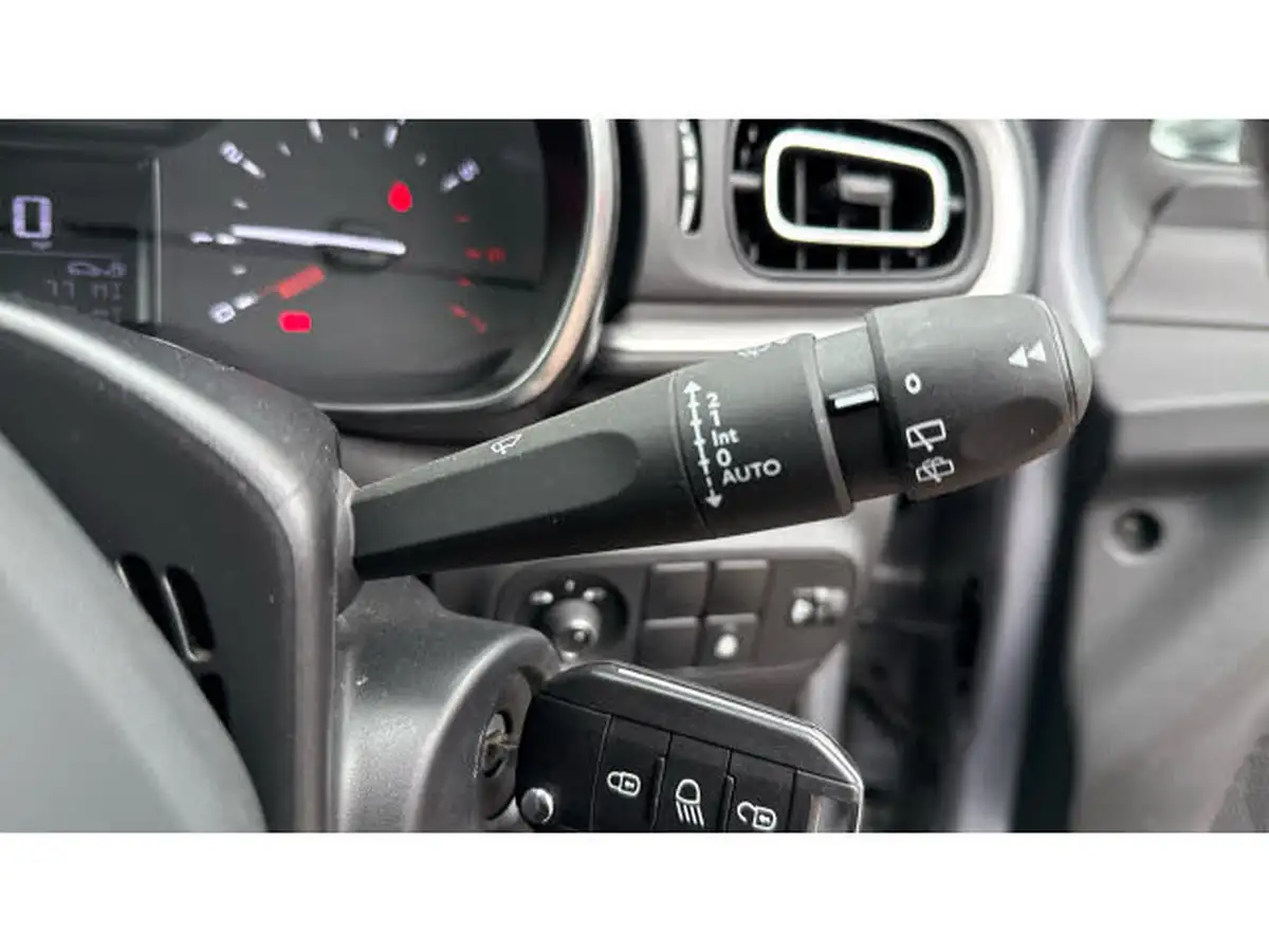 2022-citroen-c3-12-puretech-saint-james-83ps-big-25