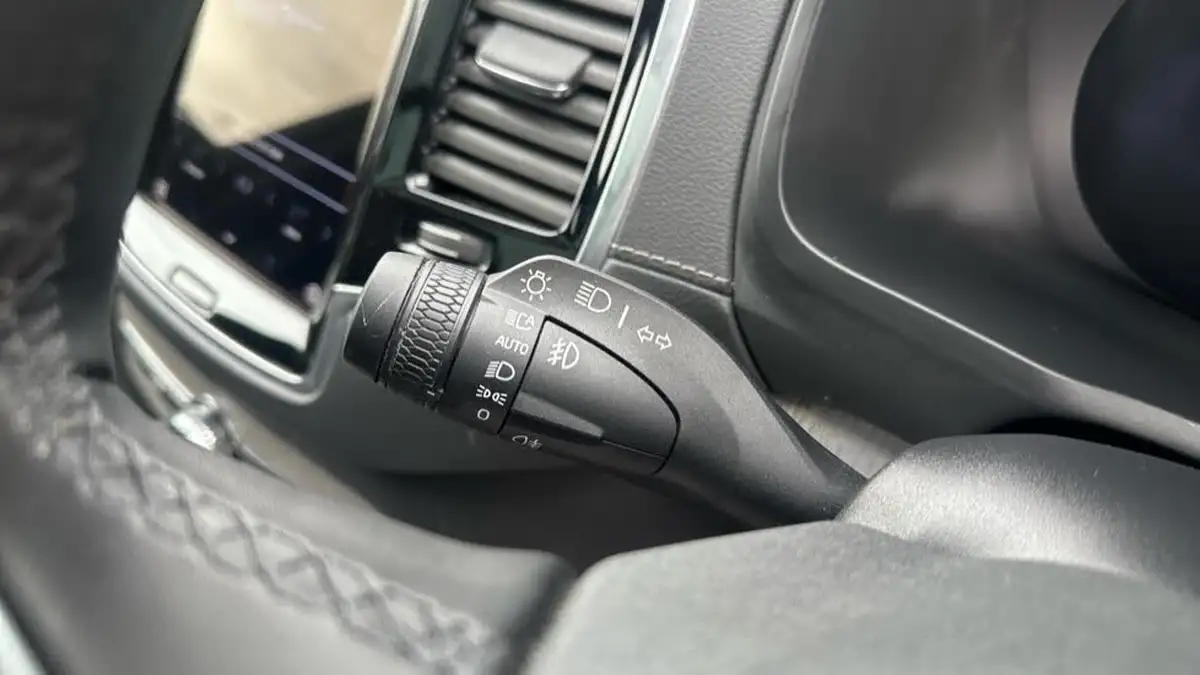 2024-volvo-xc90-20-t8-ultimate-dark-big-36