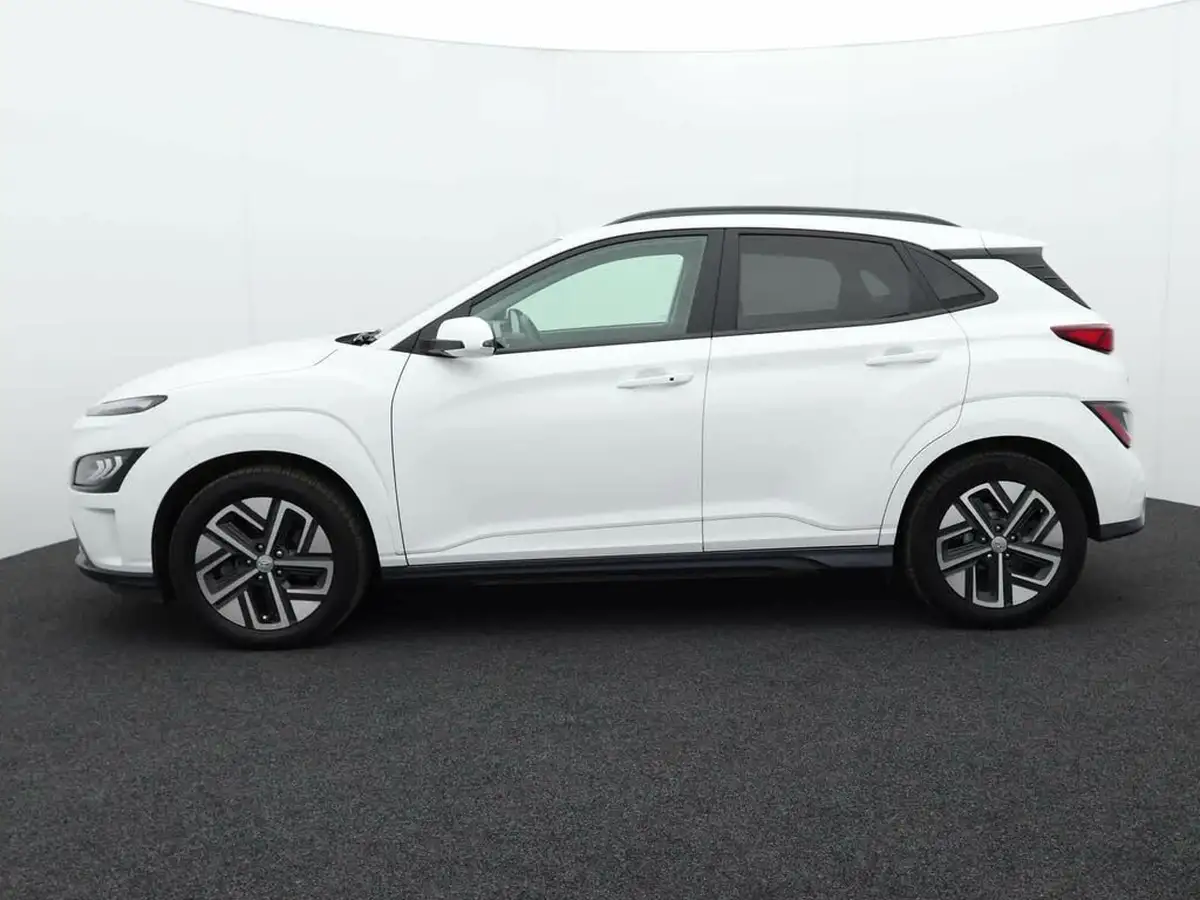 2022-hyundai-kona-e-premium-204ps-64kwh-7kw-obc-big-4
