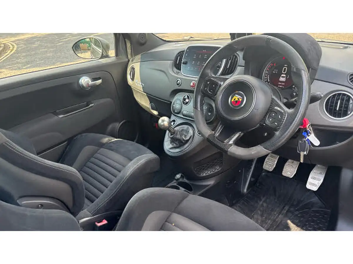 2017-abarth-595-14-tjet-competizione-big-10