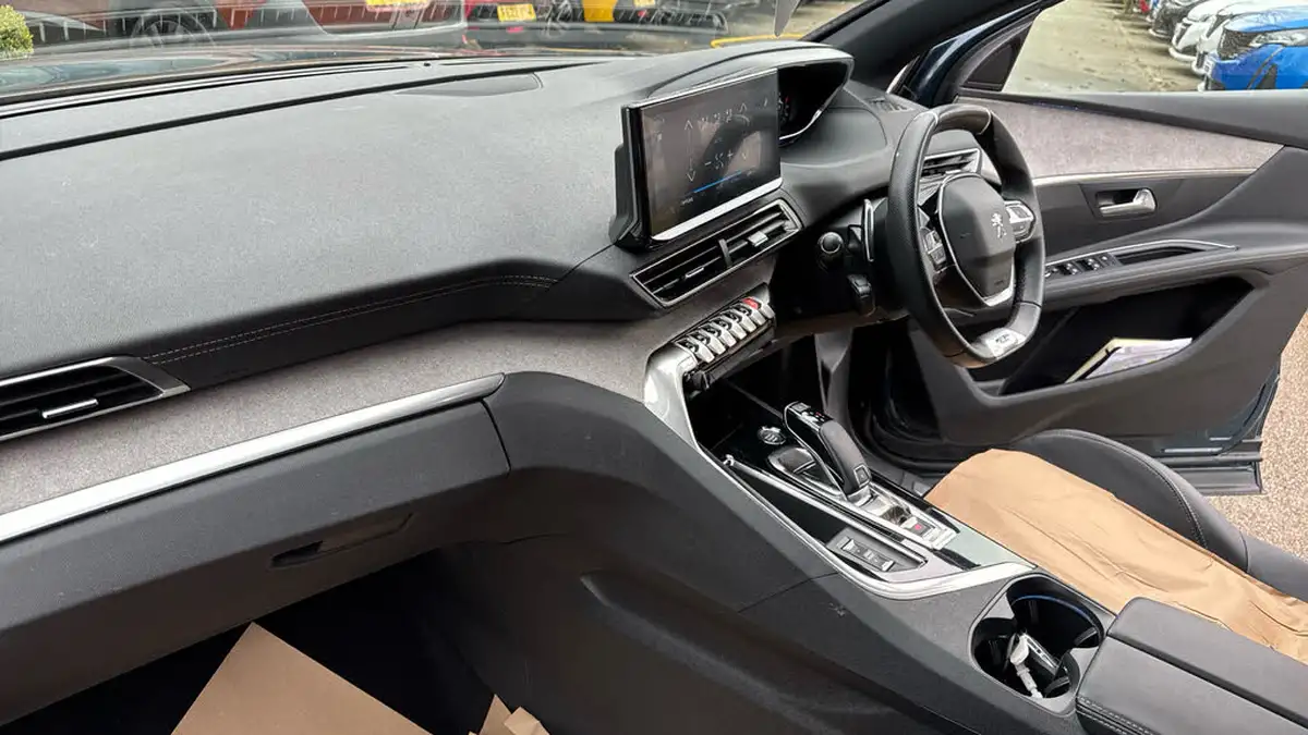 2022-peugeot-3008-suv-15-bluehdi-gt-eat8-big-11