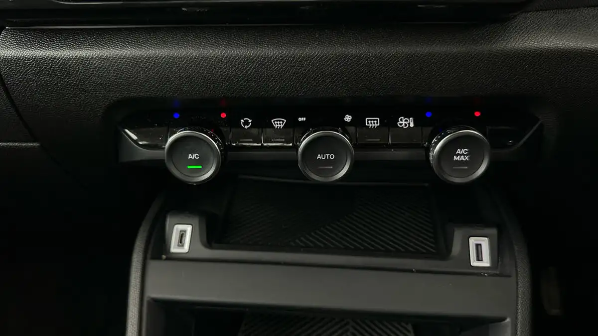 2024-citroen-c4-x-12-puretech-plus-130ps-ss-eat8-big-30