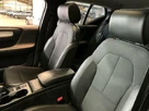 2019-volvo-xc40-20-t4-momentum-awd-small-22