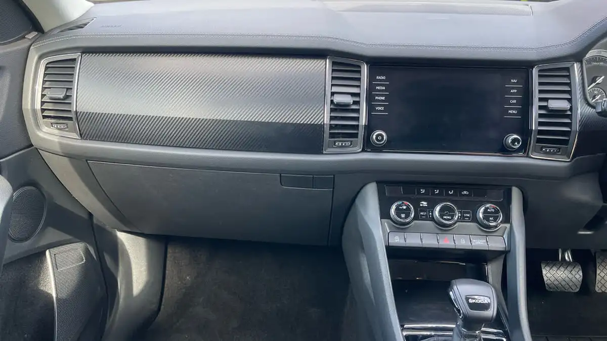 2021-skoda-kodiaq-15-tsi-se-5-dsg-big-11