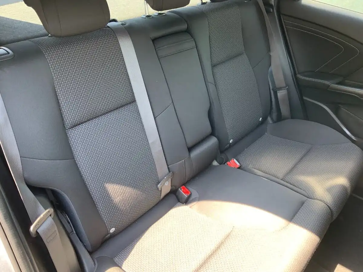 2016-honda-civic-14-i-vtec-se-plus-navi-big-22