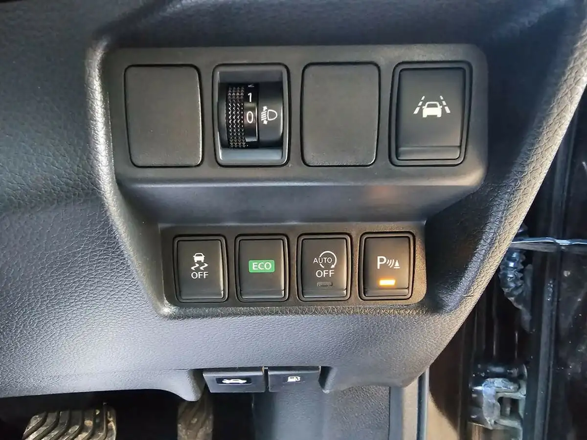2015-nissan-qashqai-12-n-tec-xtronic-cvt-big-23